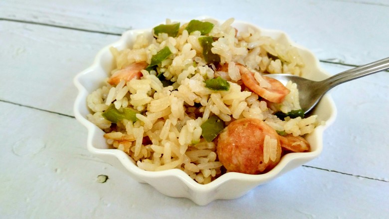 电饭煲+香肠焖饭(宝宝辅食),成品
