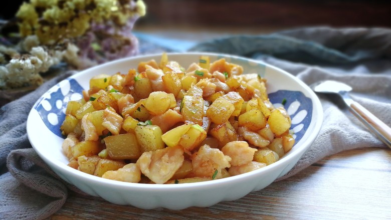 香煎土豆鸡胸肉丁