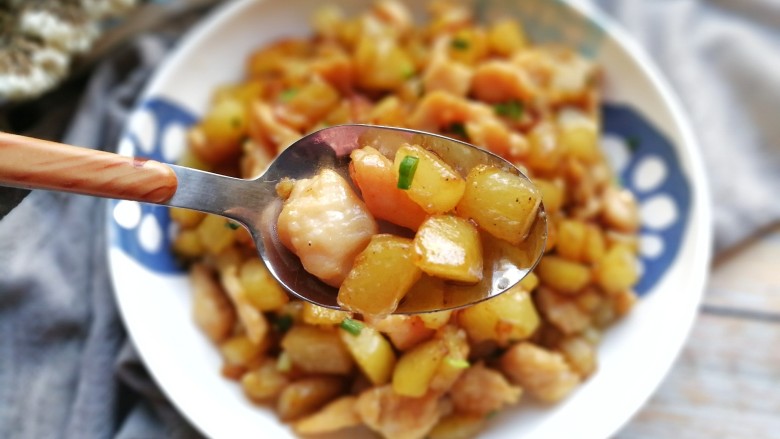 香煎土豆鸡胸肉丁,成品图!