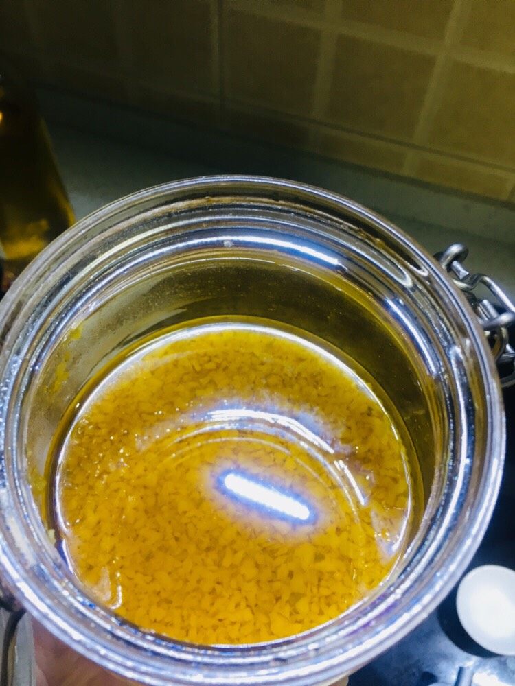 西兰花意大利面,自己熬的蒜泥,油➕蒜➕糖小火慢慢熬。