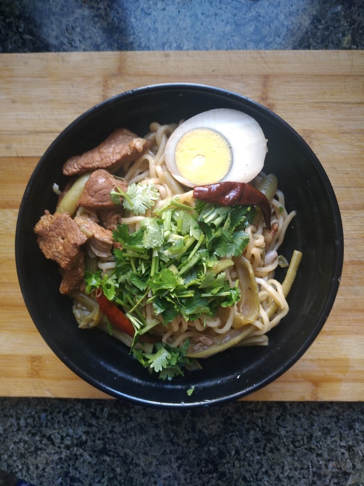 电饭煲-豆角焖面,在装饰一下，完成喽!