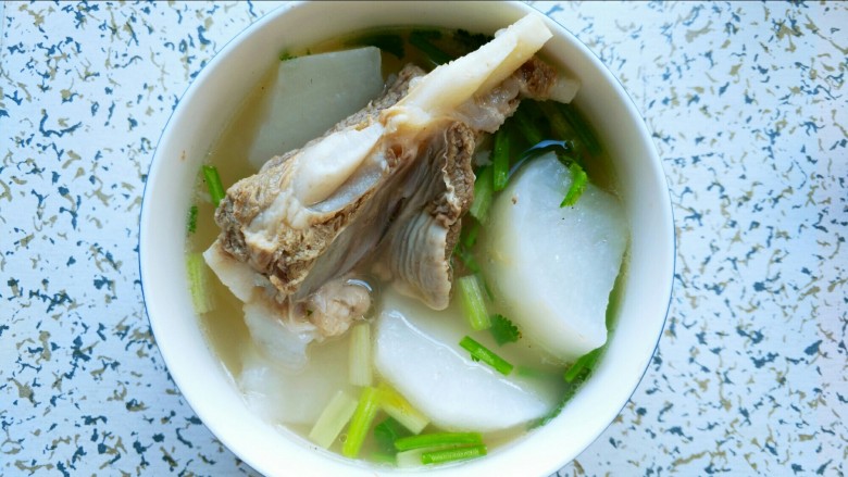 电饭煲+羊肉萝卜汤