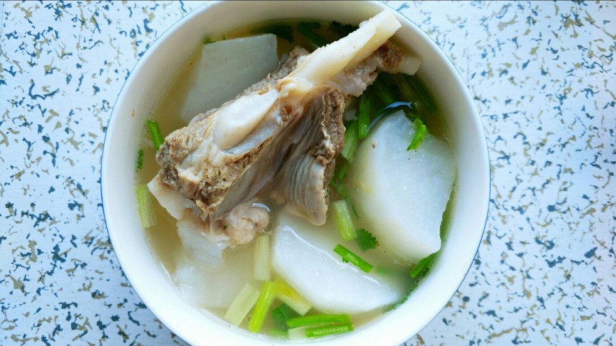 电饭煲+羊肉萝卜汤