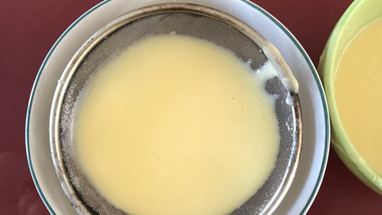 脆皮蛋卷,静至20分钟,过筛