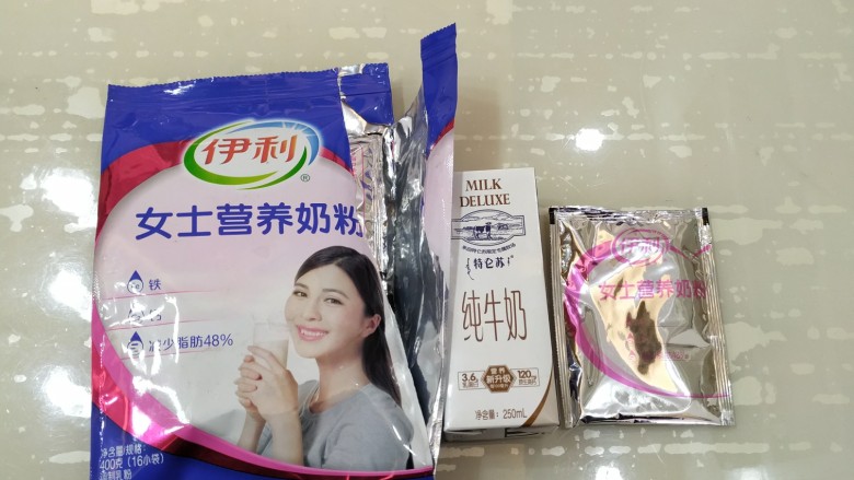 简易双皮奶,奶粉一小袋,25g。