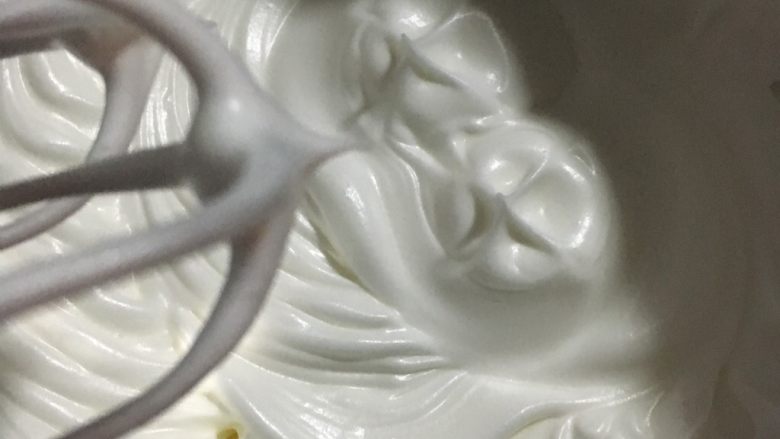 奶酪系列之:奶油奶酪戚风,打发至干性发泡