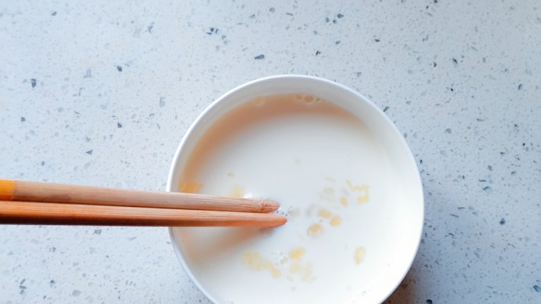 午后时光_红枣双皮奶,进行搅拌,直到融为一体