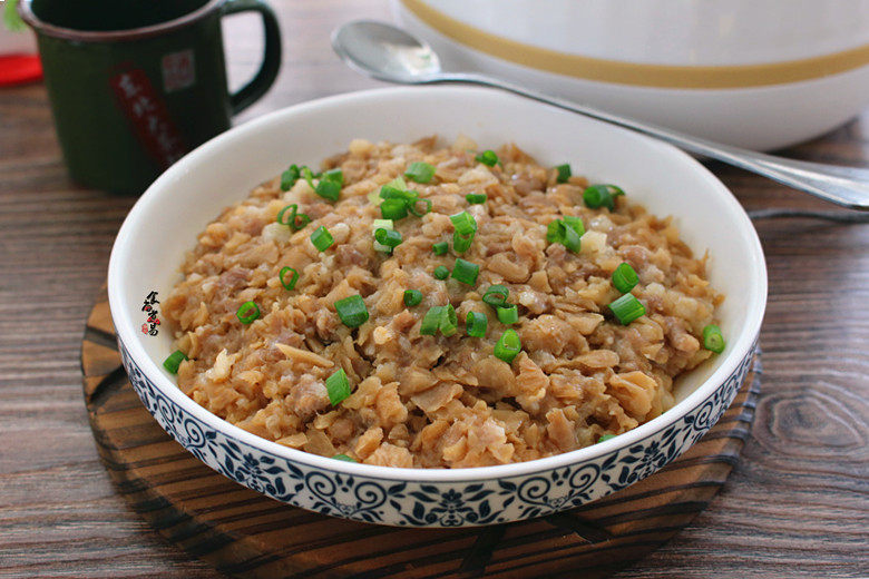 萝卜干肉饼饭