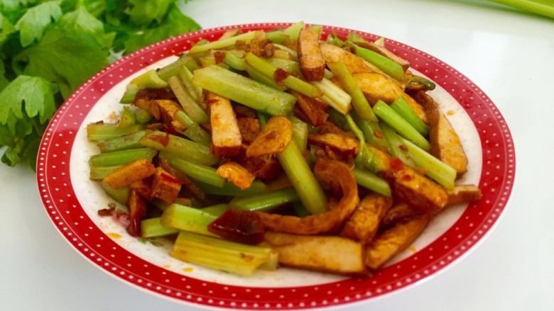 芹菜炒豆腐干,成品图