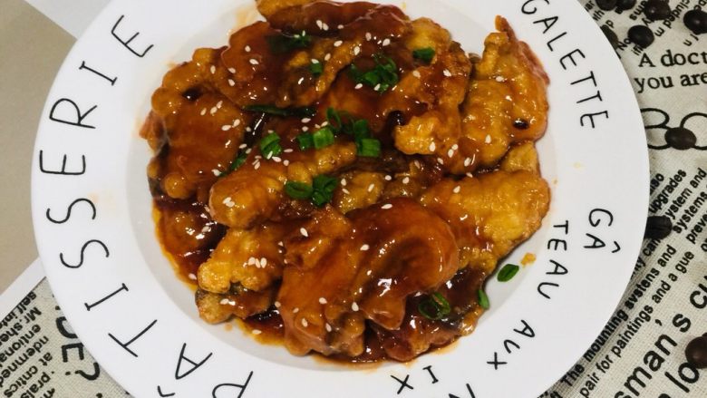 酸甜糖醋鱼片,色香味俱全的酸甜鱼片就做好了,超级下饭,可以开吃了!