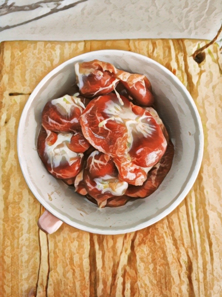 麻辣,麻辣鸡胗,<a style='color:red;display:inline-block;' href='/shicai/ 100'>鸡胗</a>洗净