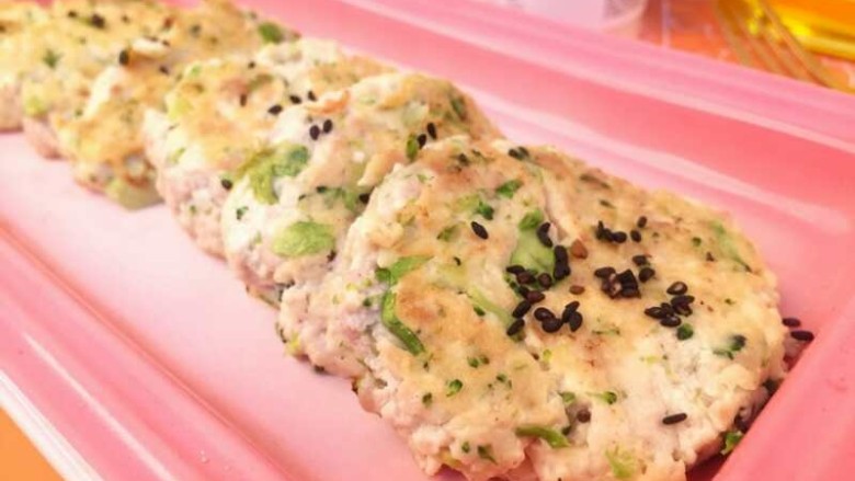 豆腐肉饼,怎么样?宝宝看了是否直吞口水呢?