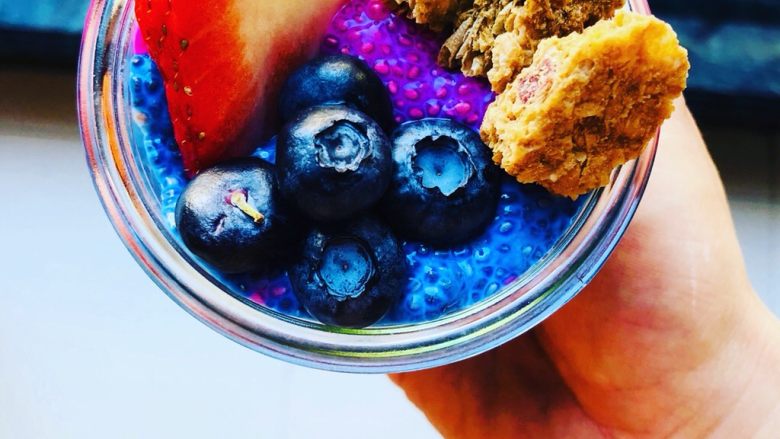 独角兽配色奇亚籽布丁,一杯高颜值独角兽🦄️配色的、unicorn chia pudding 奇亚籽布丁做好了!