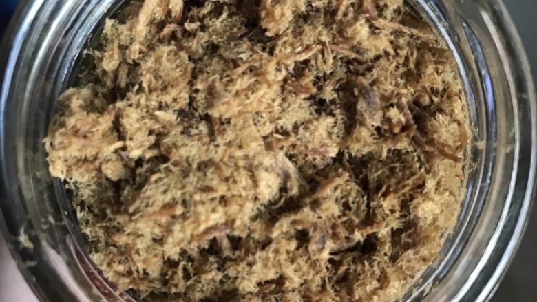 宝宝营养🐂牛肉松无添加任何添加剂
,放凉后就可以装瓶子里,想吃再拿出来