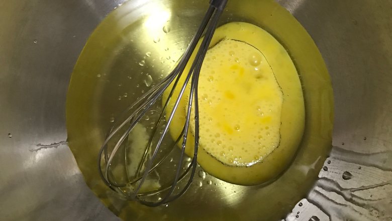 古早味核桃酥,加入蛋液,留1/5最后刷表面