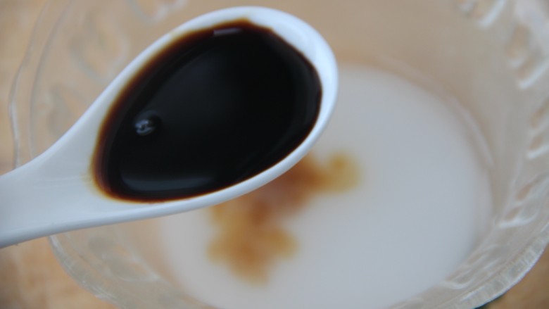 糖醋煎鸡蛋,然后+一勺<a style='color:red;display:inline-block;' href='/shicai/ 692'>酱油</a>