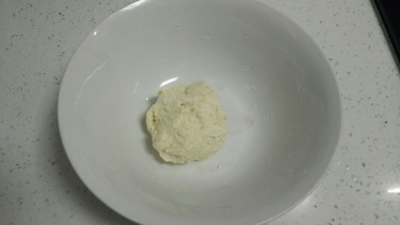 烙馍卷豆角,活成比较软的面条。
