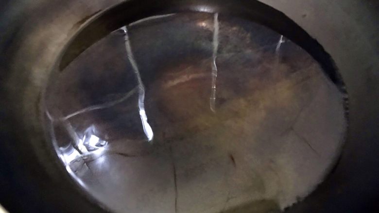 萍水相逢(平菇辣椒炒鸡蛋),煮一锅水