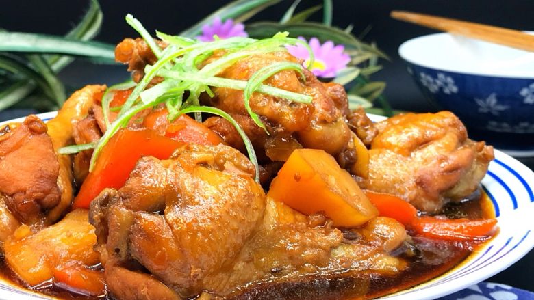 电饭煲+啤酒鸡翅根,啤酒鸡味道超赞,鸡肉软嫩,香味诱人,特好吃。
