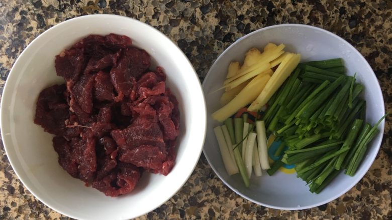 炒牛肉,准备好材料