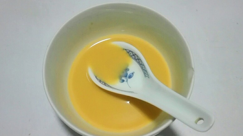 虾兵蟹将~虾皮土豆泥,放少许蚝油,糖,玉米淀粉,水搅拌均匀成水淀粉