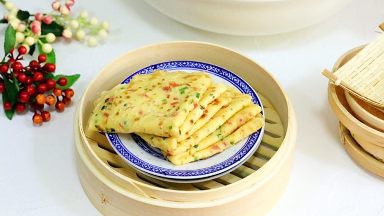 胡萝卜鸡蛋煎饼,趁热吃,口感好。