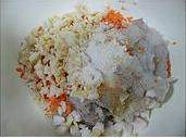 虾饺皇,加入盐、<a style='color:red;display:inline-block;' href='/shicai/ 10588'>糖</a>、<a style='color:red;display:inline-block;' href='/shicai/ 813'>鸡粉</a>、<a style='color:red;display:inline-block;' href='/shicai/ 134296'>白胡椒粉</a>、<a style='color:red;display:inline-block;' href='/shicai/ 729'>姜汁</a>、<a style='color:red;display:inline-block;' href='/shicai/ 857'>植物油</a>搅拌均匀；