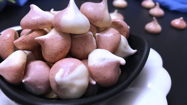双色蛋白糖,出炉!脆脆香香!俩个宝贝乐开了花!