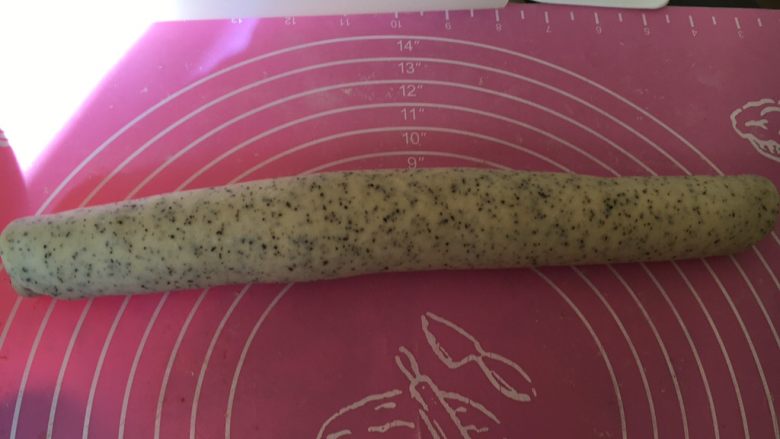 奶酪系列之:杏仁红茶奶酪卷,卷起来成筒状