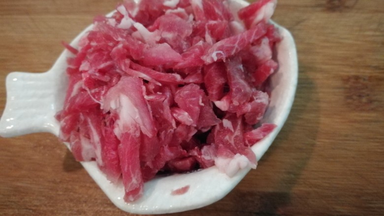 家常菜_什锦肉丝茄条,猪肉切丝