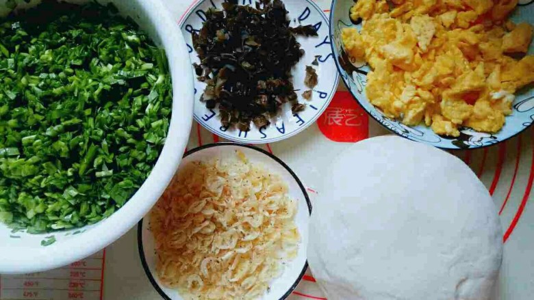 #家的味道#-东北特色~韭菜盒子,准备完成。