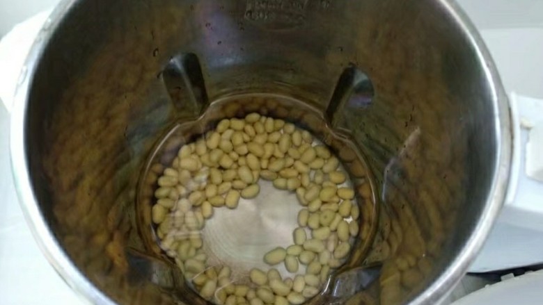 南瓜豆浆吐司,加清水至下水位。