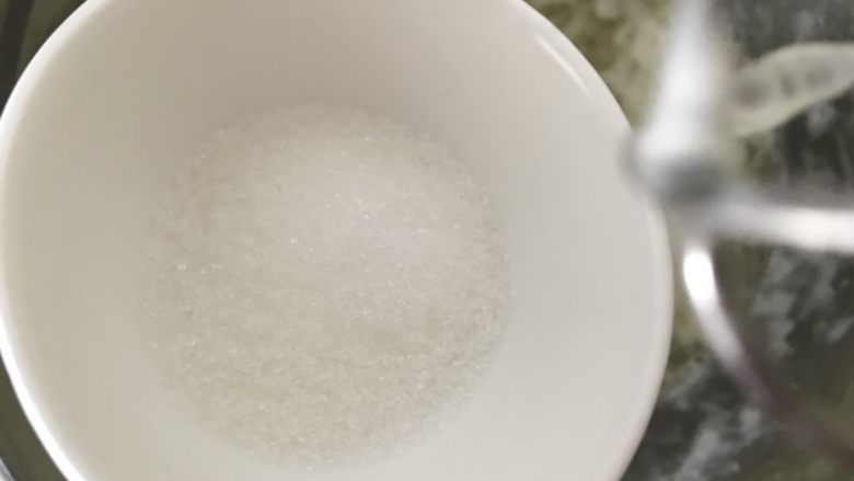 紫薯溶豆(附带紫薯泥做法),加入细砂糖