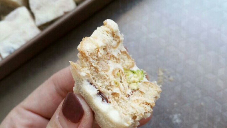 雪花酥,咬一口 酥酥脆脆有嚼头 非常非常好吃