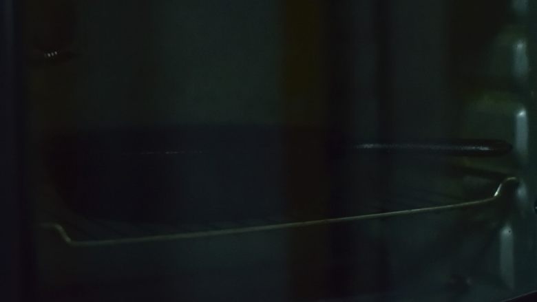 铸铁锅全麦大曲奇,放入烤箱中层,温度调到190度,烤20分钟左右。