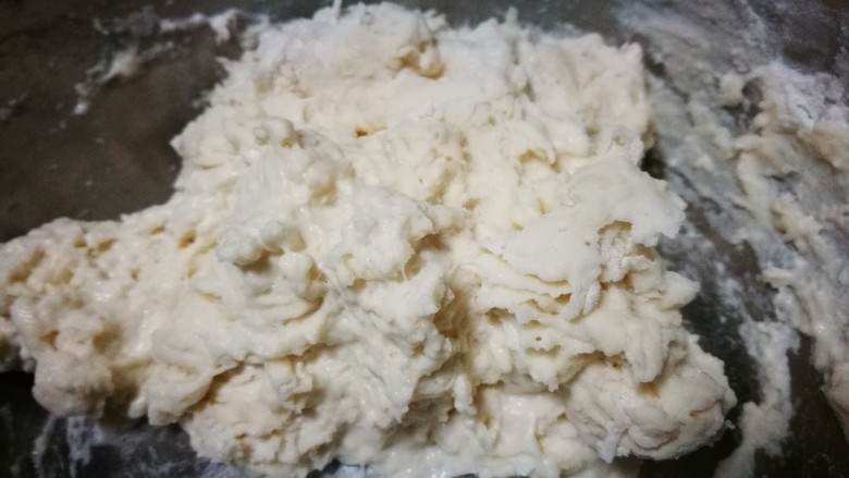 香甜诱人~芝麻酱糖饼,搅拌成絮状