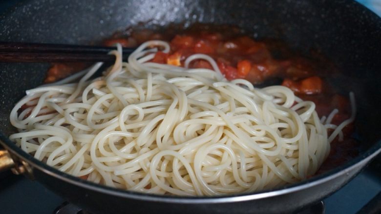 火腿番茄🍅意面🍝,放入意面