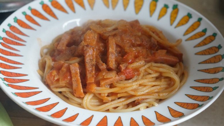 火腿番茄🍅意面🍝,最后撒上黑胡椒