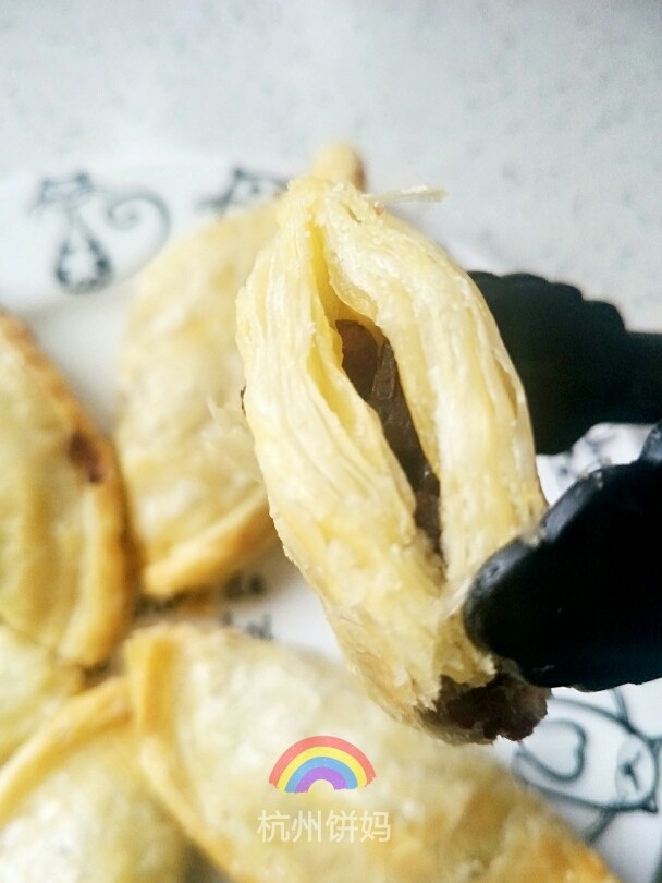 最方便!红豆派!香蕉派!(空气炸锅),看看酥皮。。。还可以做香芋、芝麻、芝心,自己发挥想象力。
