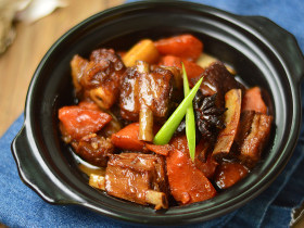 胡萝卜羊肉煲