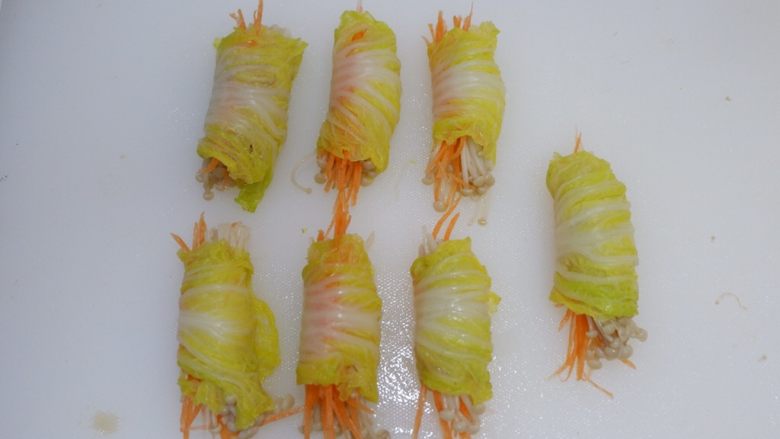 金针菇白玉卷(无油),依次做好