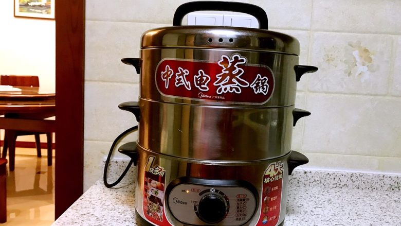 红糖红枣馒头,二次发酵完成,放入蒸锅,蒸25分钟