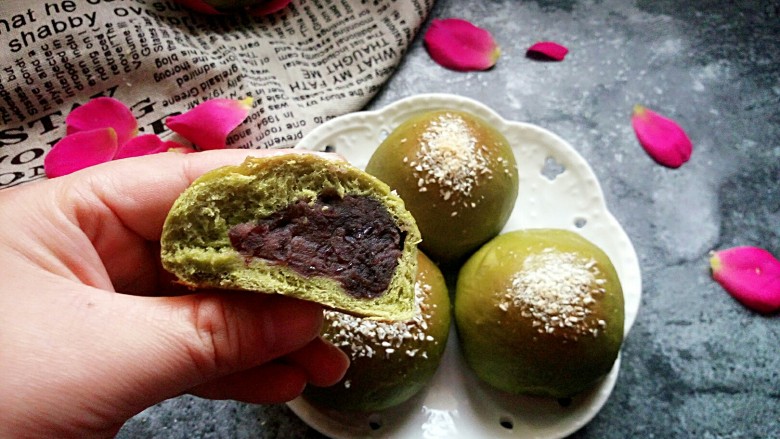 抹茶红豆包,咬上一口!