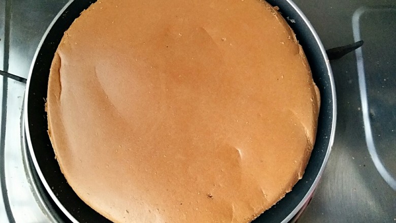 圣诞专款蛋糕――拉普兰德,翻面，烘一下另外一面。