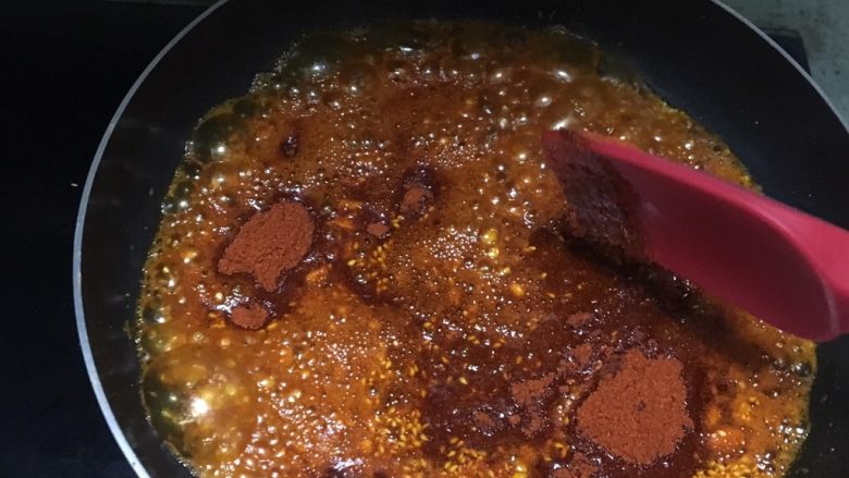 懒人四川辣椒酱,放辣椒粉 拌匀 