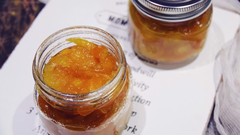 止咳清肺-杭白菊金枣果凝,铛铛铛~完全冷却后就可以食用了,开封后的果凝就要尽快食用哦,给宝贝们冲水或者涂抹面包片,都很不错!👍