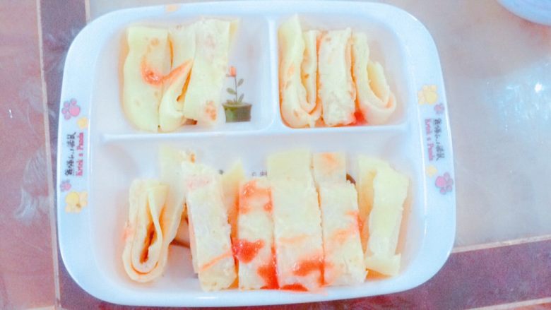 早餐鸡蛋灌饼
,放了盘中,就大功告成啦!
