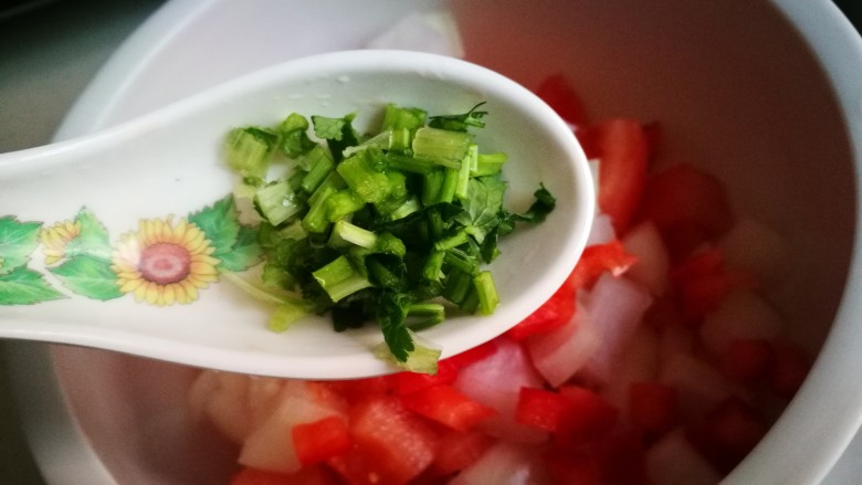 西式早餐~Bruschetta,<a style='color:red;display:inline-block;' href='/shicai/ 131'>香菜</a>碎