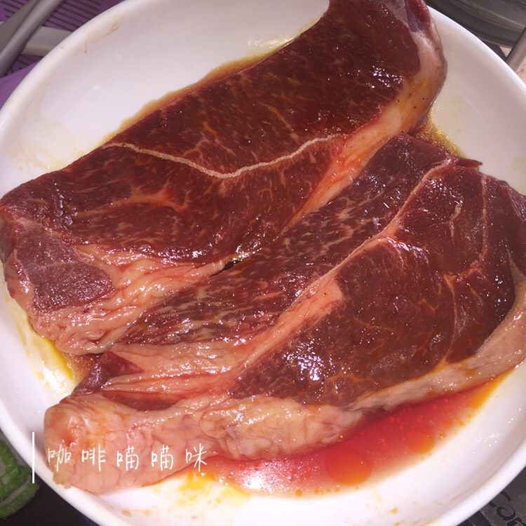 香辣牛肉条,先处理<a style='color:red;display:inline-block;' href='/shicai/ 216'>牛肉</a>，<a style='color:red;display:inline-block;' href='/shicai/ 216'>牛肉</a>先将血水清洗干净