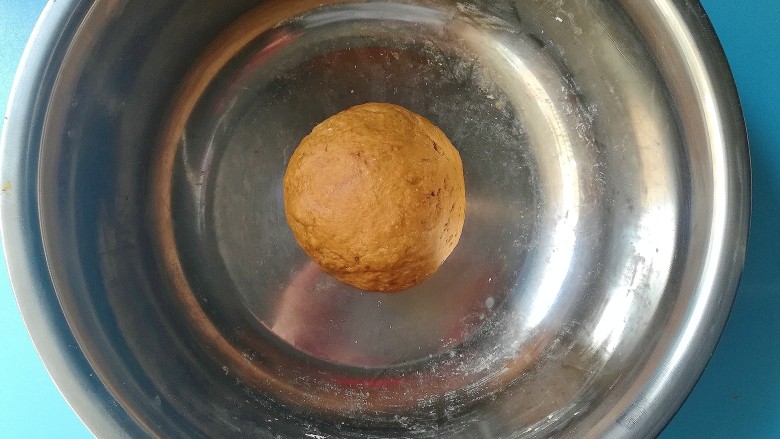 红糖红枣馒头,揉成光滑的面团